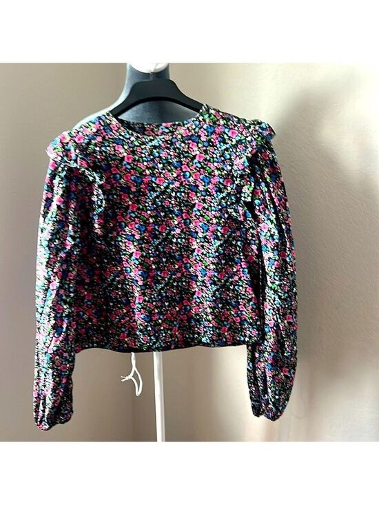 Zara Tops - Zara top so pretty